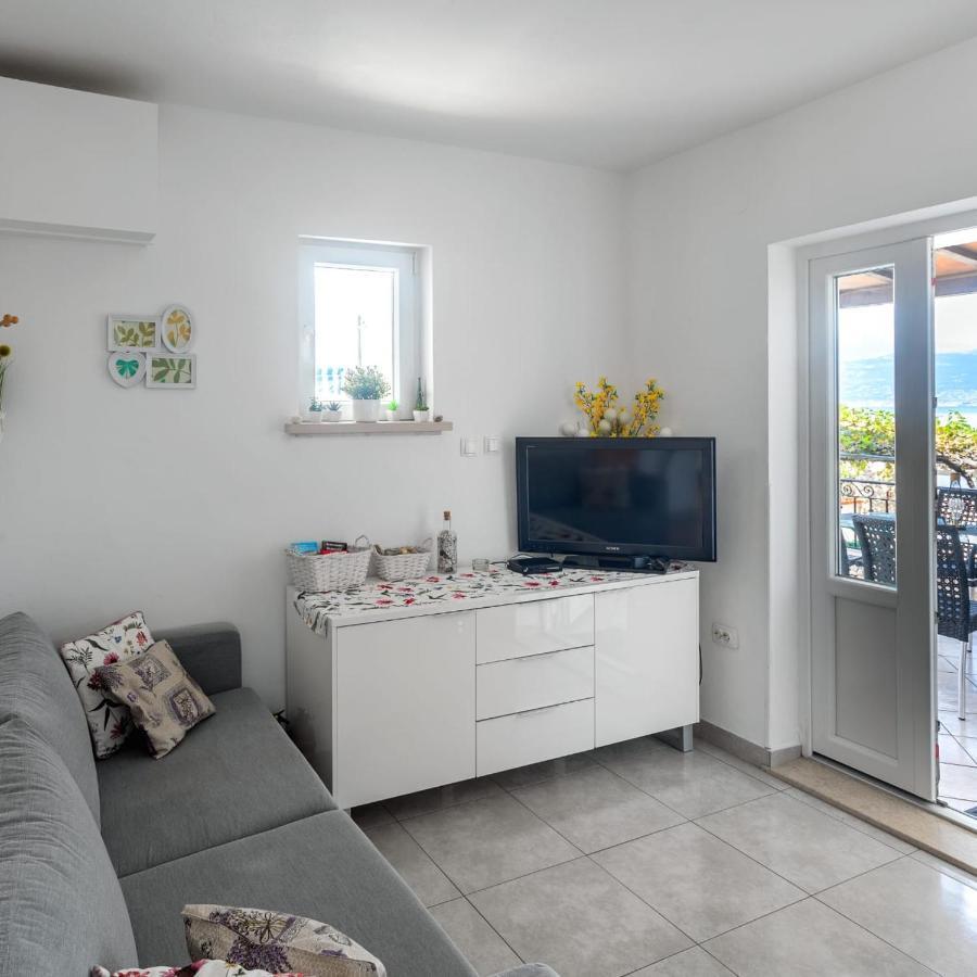 Holiday House Iva Слатине Екстериор снимка