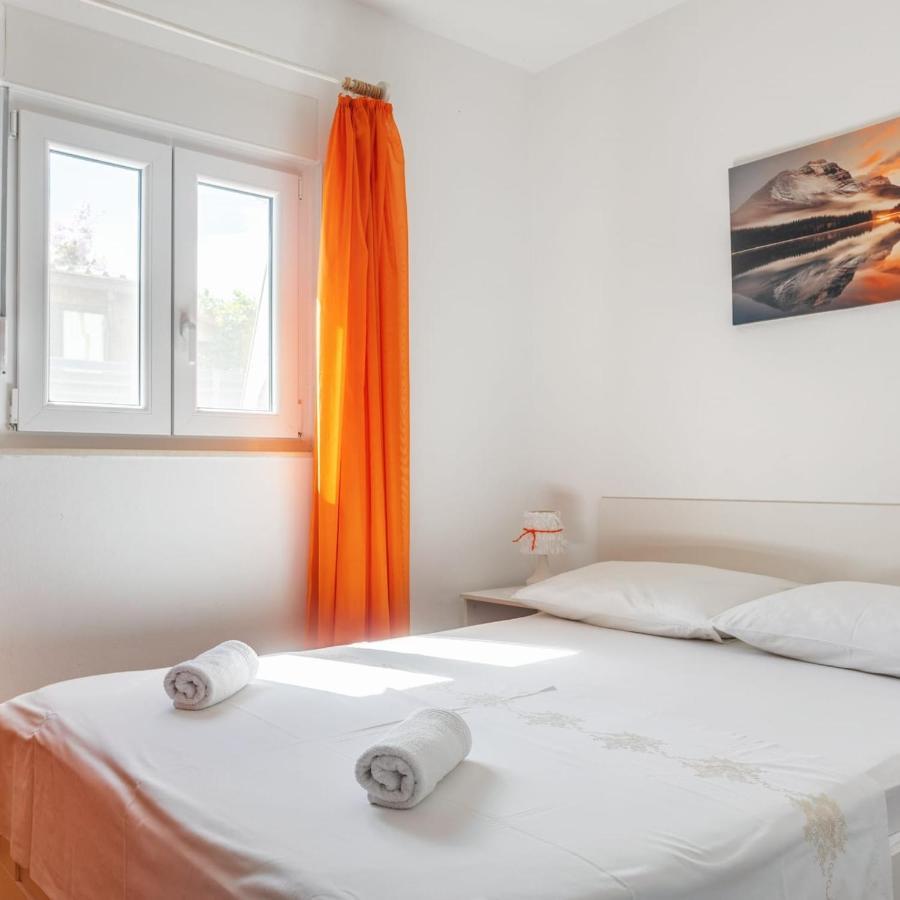Holiday House Iva Слатине Екстериор снимка
